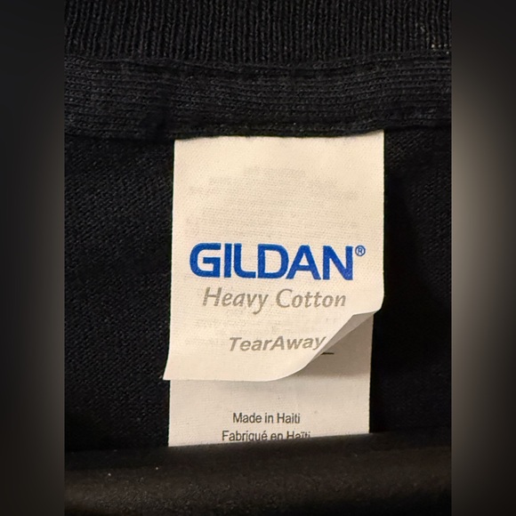 NWOT ‘TEAM LIKE THAT’ Black T-Shirt Canucks Logo on front - Picture 7 of 11